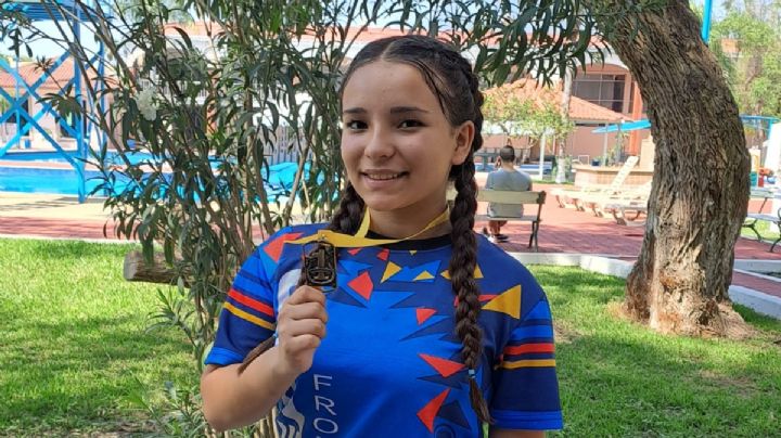 ¡Orgullo de Nuevo Laredo! Camila, reina del raquetbol