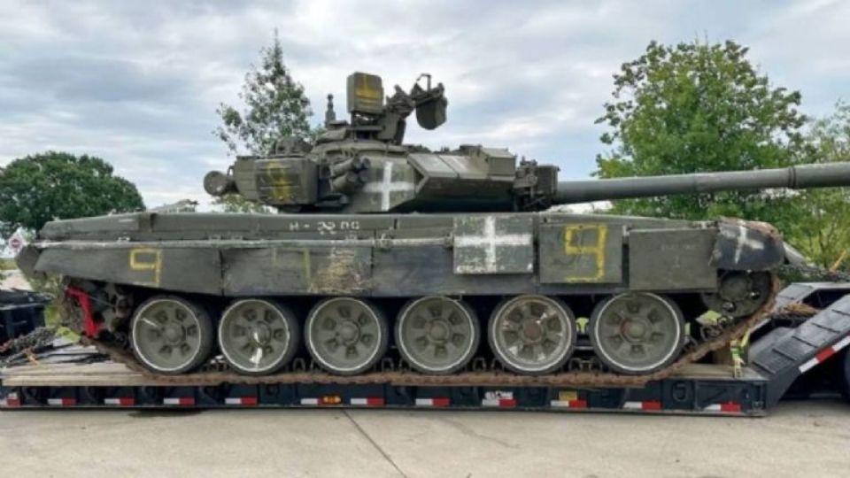 Un tanque apareció en una gasolinera de Estados Unidos