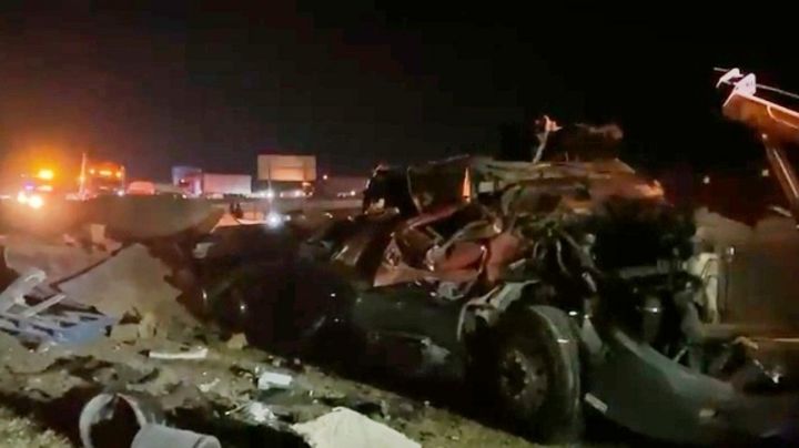 Fatal volcadura: muere trailero de 21 años mientras le robaban su cargamento