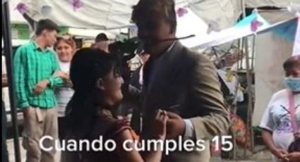 Madre celebra fiesta de XV años a su hija en el tianguis | VIDEO