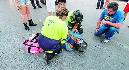 Impacta en moto contra camioneta en colonia Lomas del Poniente