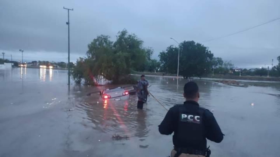 En Piedras Negras una tromba azotó en la madrugada