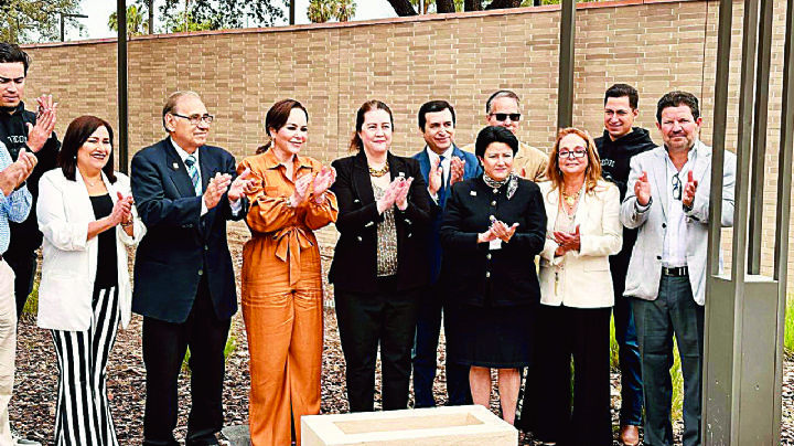 Con cápsula del tiempo envían historia de Nuevo Laredo 25 años hacia el futuro