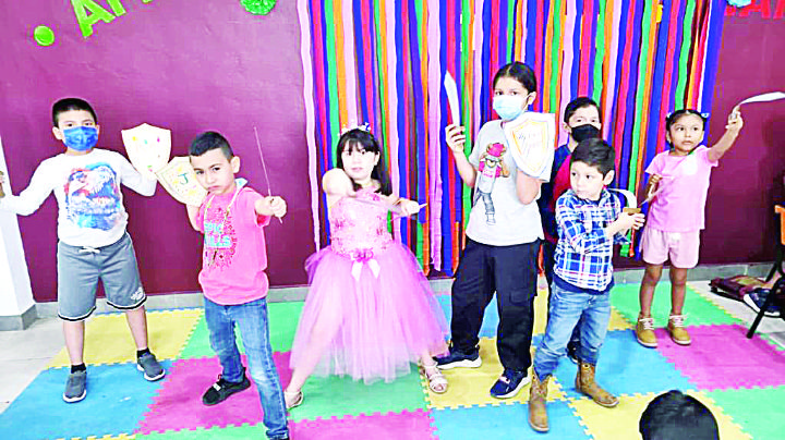 Disfrutan niños y jóvenes la primavera en las bibliotecas