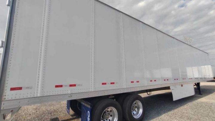 Muere hombre prensado entre dos cajas tráiler en empresa de Laredo