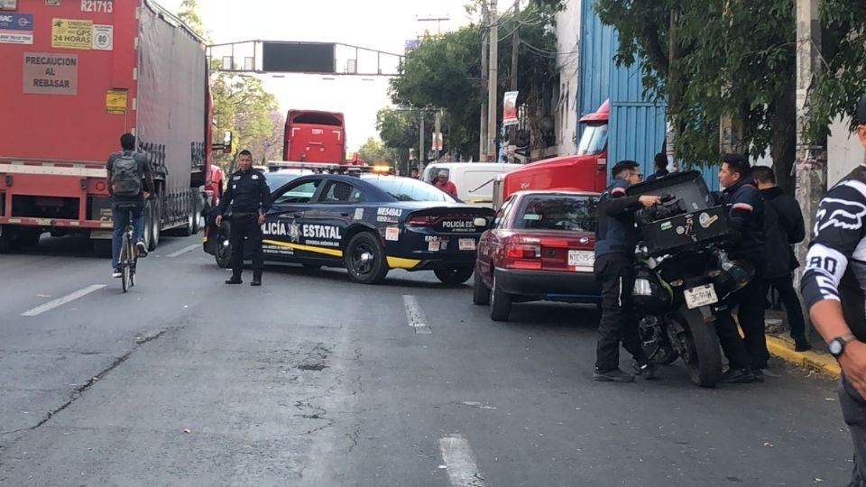 La feliz pareja se encontraba caminando por la vialidad, cuando un error del conductor le costó la vida a la mujer mayor