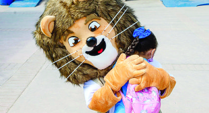 Pintan niños con autismo su mundo de azul; visitan Zoológico y Acuario | FOTOS