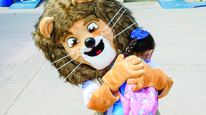 Pintan niños con autismo su mundo de azul; visitan Zoológico y Acuario | FOTOS