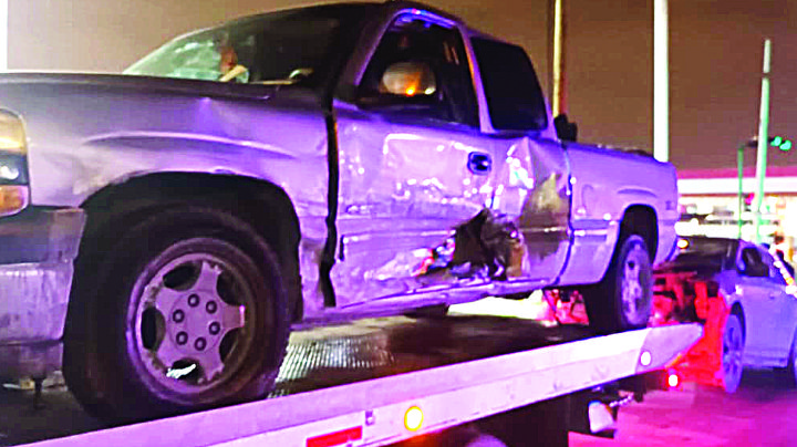 Fuerte choque en la avenida César López de Lara deja tan sólo daños
