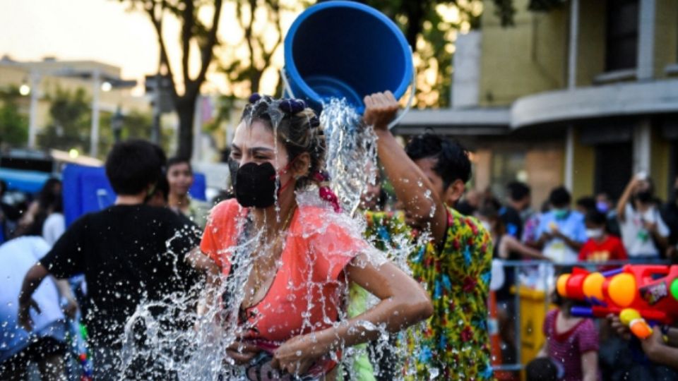 La sequía que se aproxima con la temporada de calor, además del uso vital de este recurso, obliga a las autoridades a cargar con fuertes multas para los infractores que desperdicien el agua