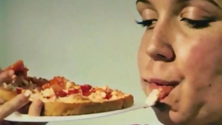 Éste es el escalofriante comercial de pizza hecho por Inteligencia Artificial | VIDEO