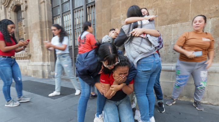 Migrantes venezolanos estallan en llanto al obtener su cita en Consulado de Nuevo Laredo