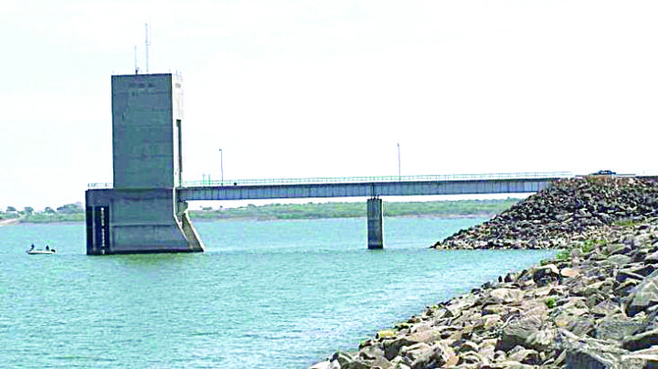 Respira presa Falcón por trasvase y lluvia