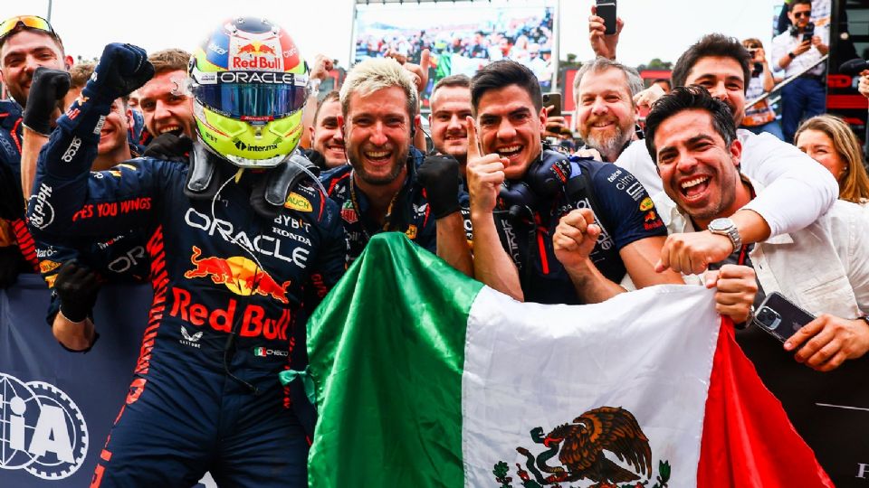 Sergio Pérez celebró su segundo podio.