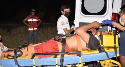 Motociclistas se estrellan contra pavimento y salen volando en colonia La Paz