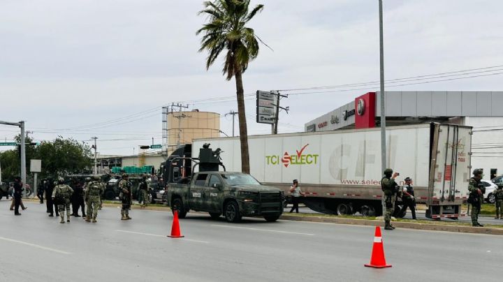 Captan persecución de tráiler en Nuevo Laredo desde Salinas Victoria | VIDEO