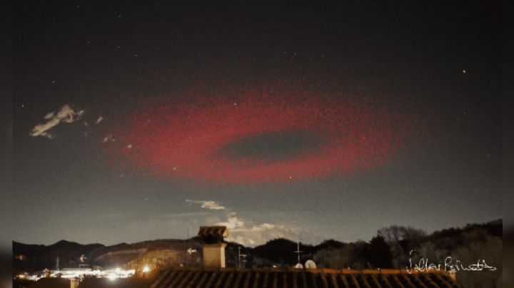Captan extraño anillo rojo sobre el cielo de Italia; asusta a pobladores