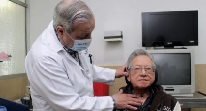 Contratará el IMSS médicos jubilados; tendrán un sueldo de 45 mil pesos mensuales