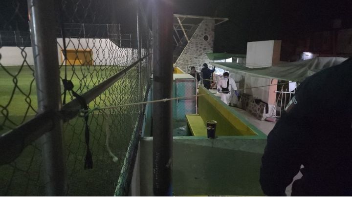 Acribillan a jóvenes en cancha de futbol en Hidalgo; tres niños víctimas