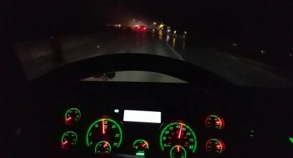 Así se manejan los cambios de luces en la carretera entre traileros y automovilistas