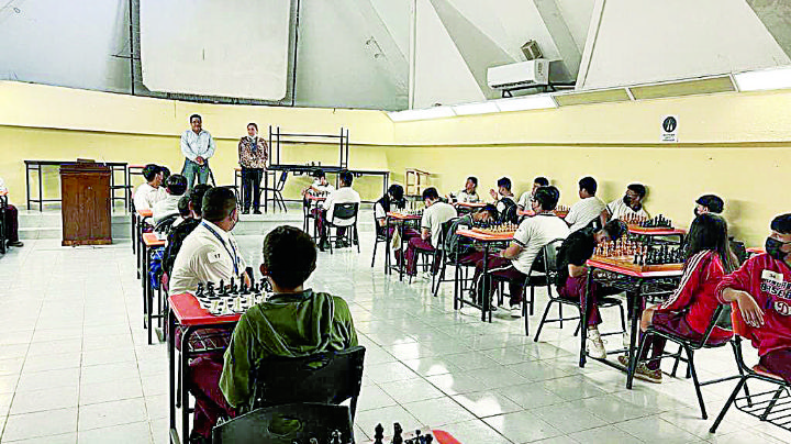 Promueven en Nuevo Laredo ajedrez entre estudiantes de secundaria