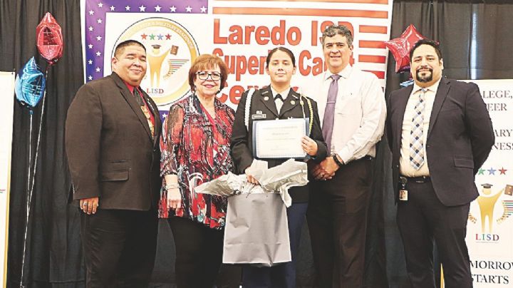 Alumna de la Martin High School será Cadete Superior