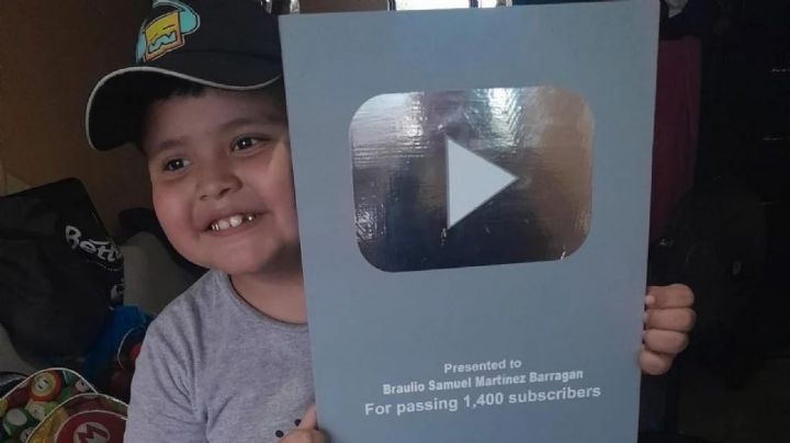 Padre se viste de héroe: le hace placa a su niño por alcanzar mil 400 suscriptores
