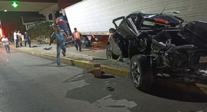 Tráiler choca contra caseta y provoca fatal accidente; muere un vigilante