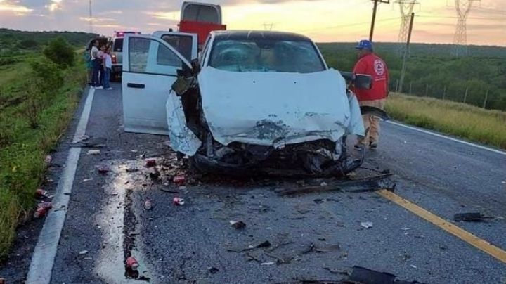 Familia de Tamaulipas sufre terrible choque con tráiler en Carretera Libre a Reynosa; mueren dos