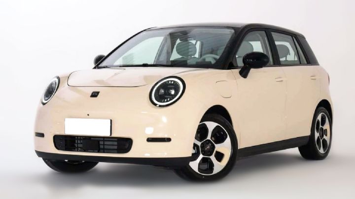 Conoce el JAC Yiwei 3, un auto eléctrico compacto y a buen precio que llega al mercado