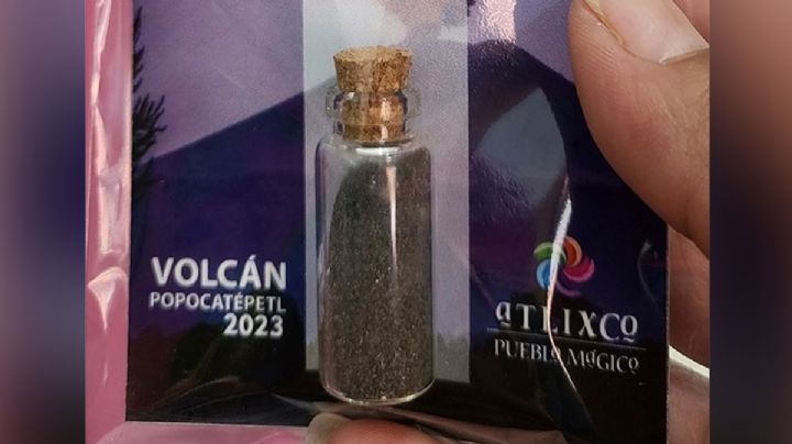 Hacen negocio con ceniza del Popocatépetl, la venden como recuerdo