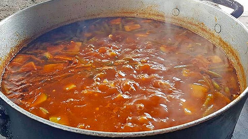 El pozole le causó quemaduras graves.