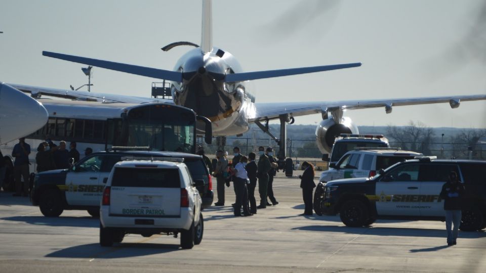 Este viernes a las 06:00 de la mañana empiezan los vuelos charters desde Harlingen, Texas, con indocumentados expulsados o repatriados a sus países.
