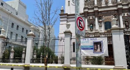 Muere hombre afuera de la Catedral de Monterrey; estaba encadenado