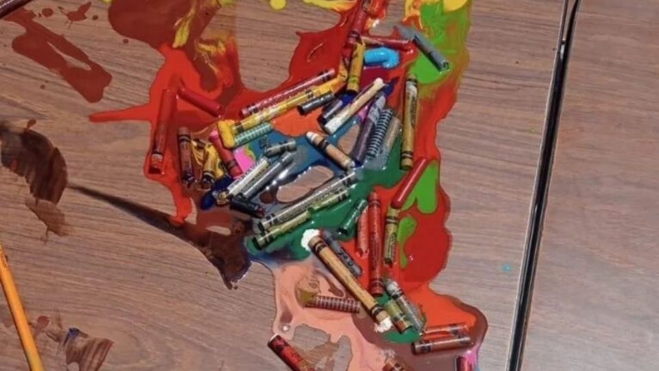 Hasta los crayones se derritieron por la ola de calor
