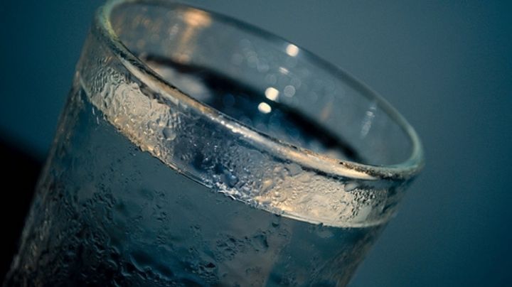 Menor se escapa de su casa porque no le quisieron dar un vaso de agua fría