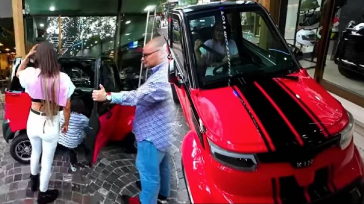 Así sorprendió en México el auto eléctrico chino a transeúntes | VIDEO