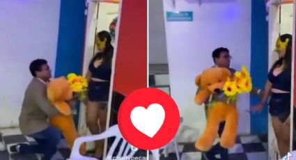 Hombre le declara su amor a trabajadora sexual ¡Con todo y serenata! | VIDEO