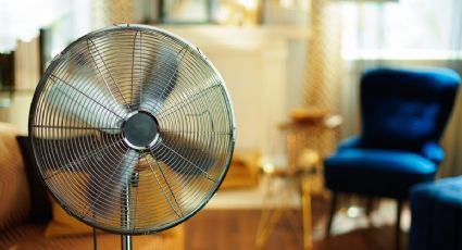 ¿Dónde poner el ventilador para refrescar una habitación?