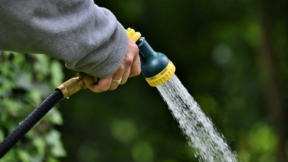 Multarán a quien desperdicie agua