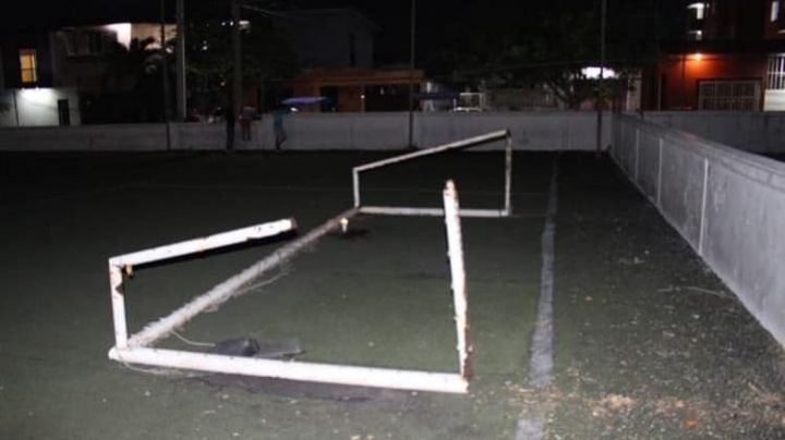 Muere niña de 12 años al caerle portería encima