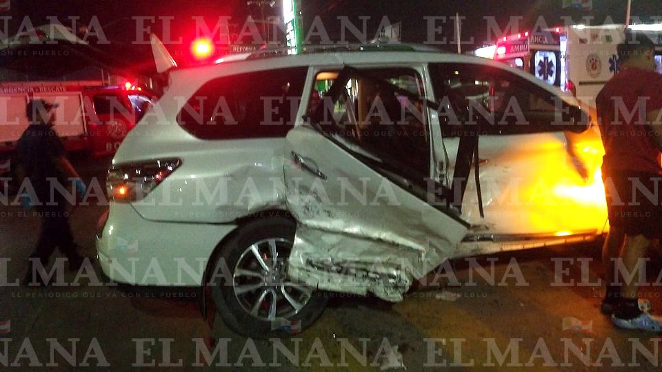 Un joven se pasó el alto y causó el accidente en Avenida Reforma