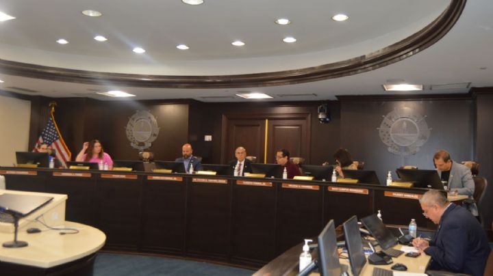 Exigen cancelar el aumento de 20 mil dólares de sueldo a regidores y alcalde de Laredo