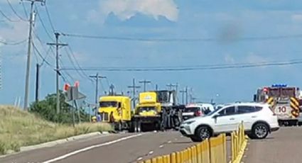 Choque múltiple de cinco autos y una volcadura deja 8 heridos en la Bob Bullock