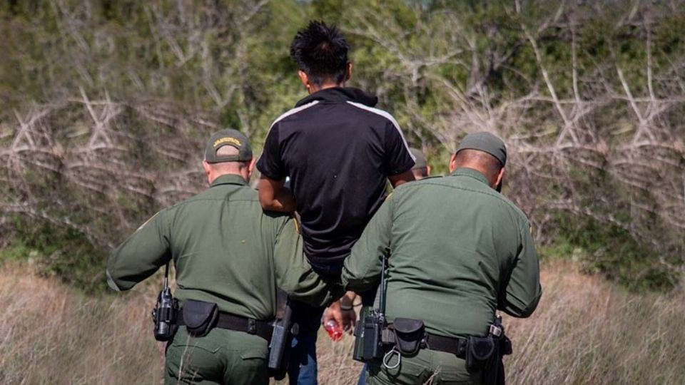 La polémica medida del gobernador de Texas sería detenida para evitar conflictos con leyes federales y la unión entre México y Estados Unidos