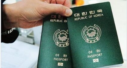 ¿Cómo se define el color de los pasaportes en el mundo y qué significa?