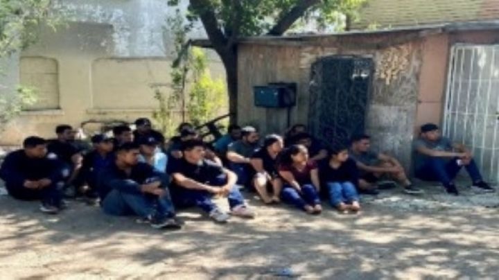 Detienen a pollero con tres indocumentados; 'revientan' casa con 26 ilegales más