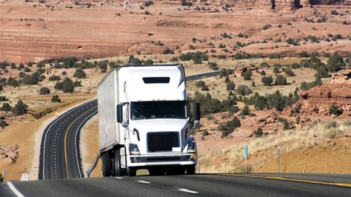 ¿Cuánto gana un trailero y qué tipo de licencia necesita en México?