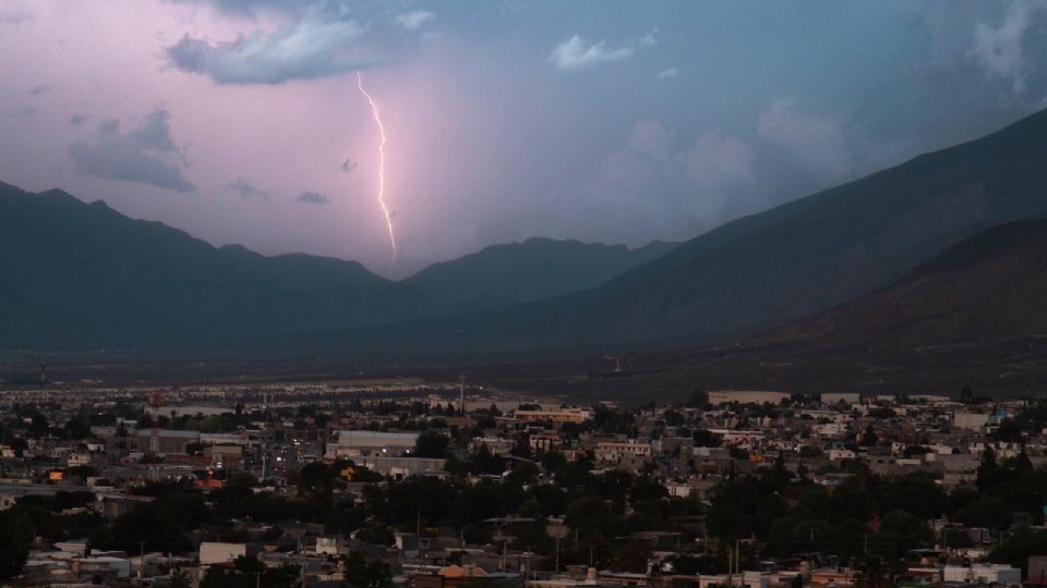 Un estudiante murió en Guanajuato tras caerle rayo