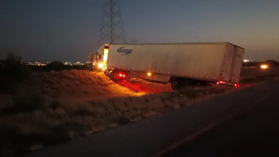 Así quedó el tráiler en la carretera.